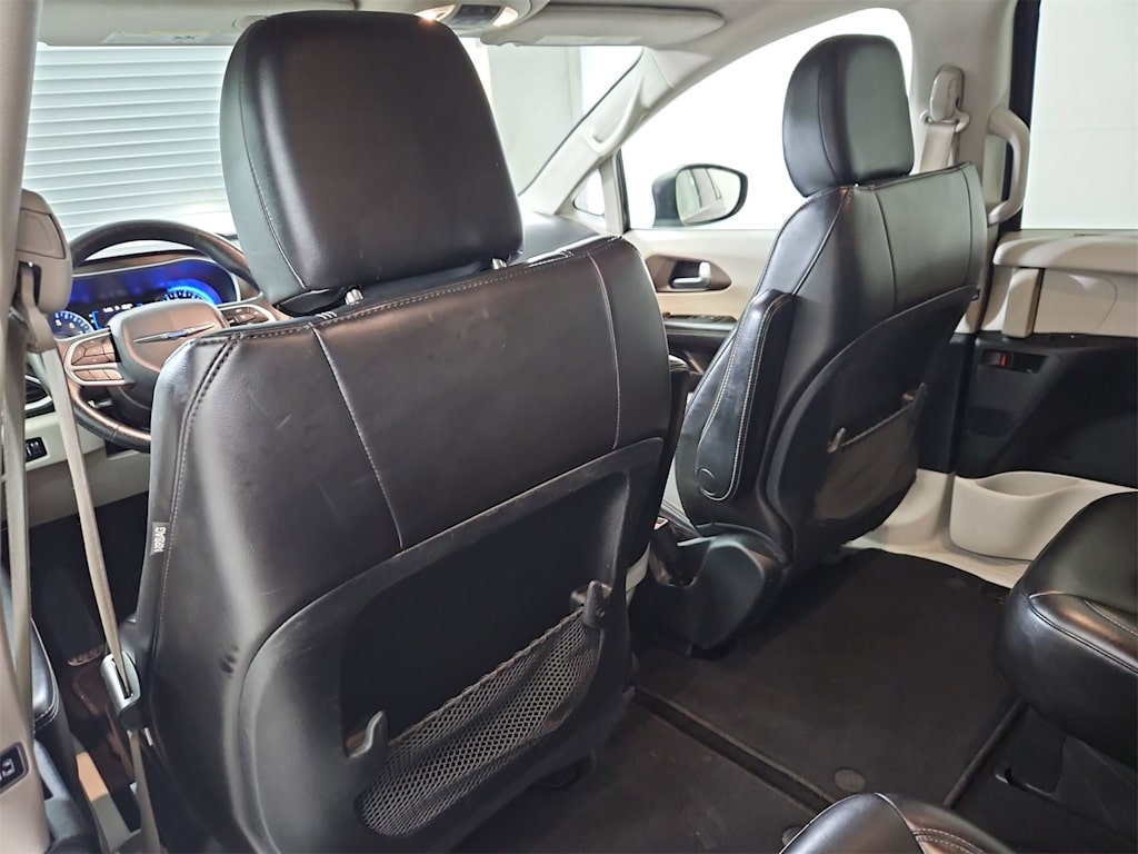 Thumbnail: 2021 Chrysler Voyager - 13