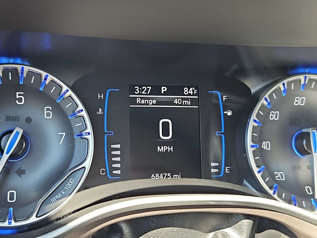 Thumbnail: 2021 Chrysler Voyager - 16