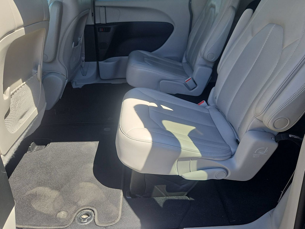 Thumbnail: 2021 Chrysler Voyager - 13