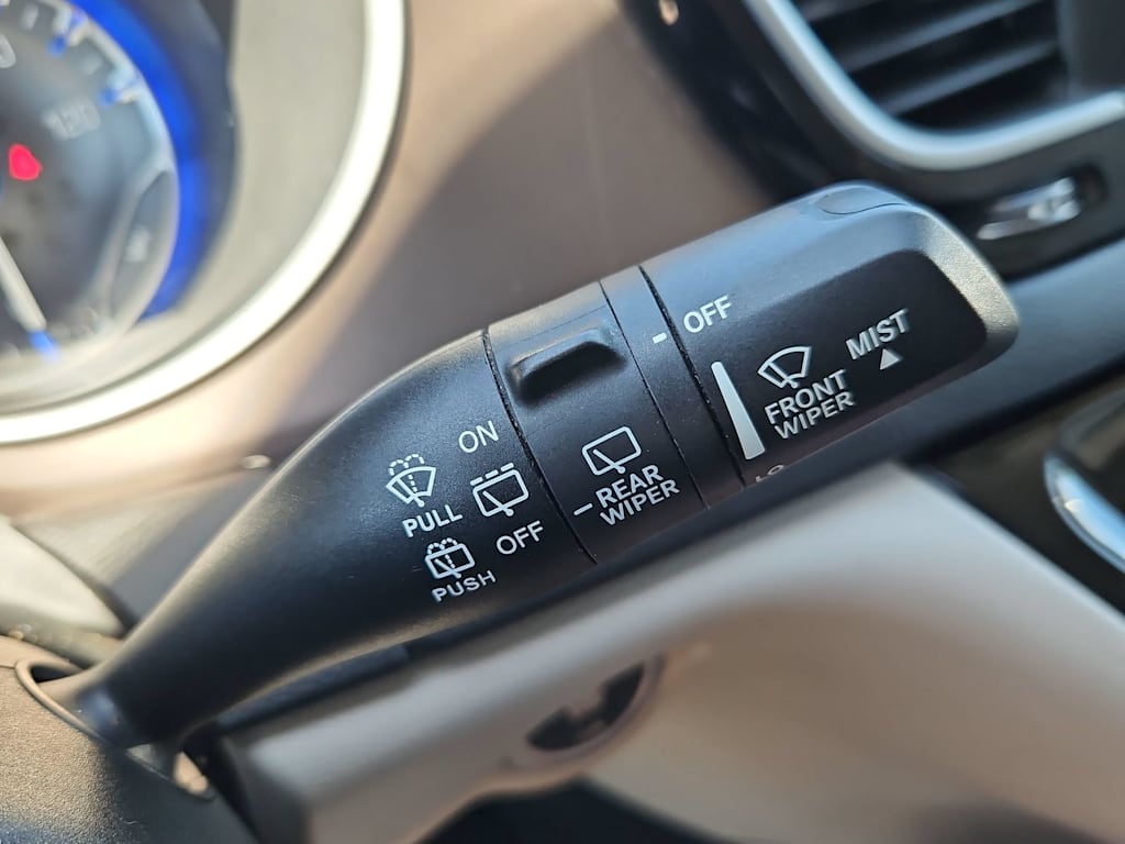 Thumbnail: 2021 Chrysler Voyager - 30