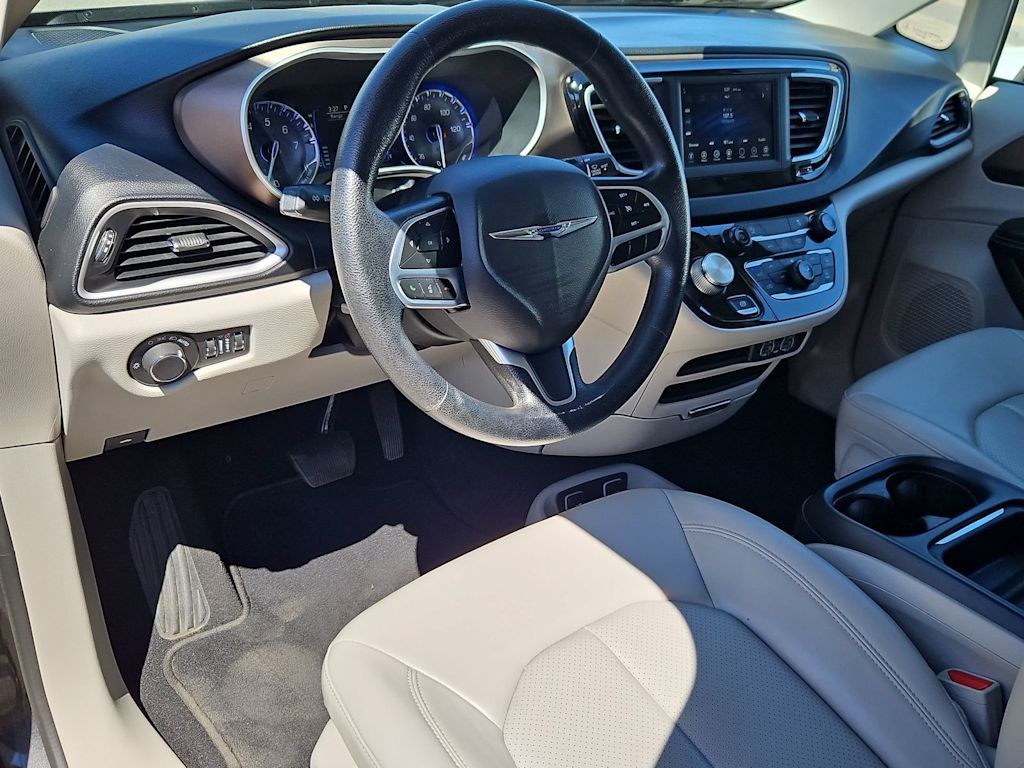 Thumbnail: 2021 Chrysler Voyager - 2
