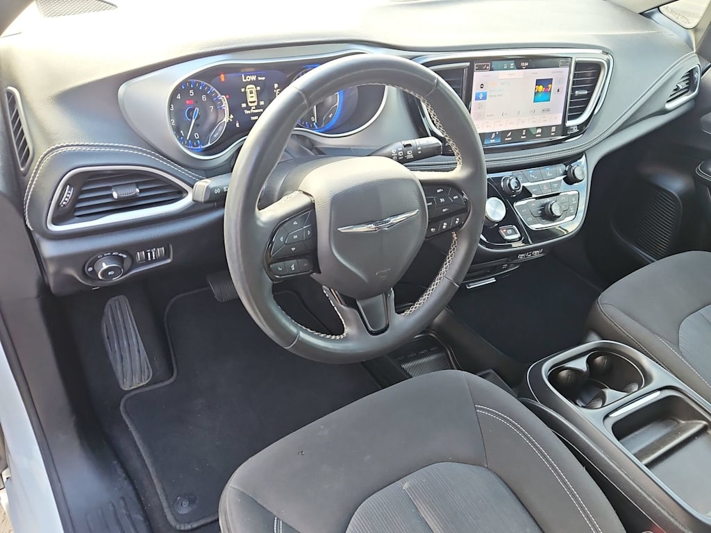Thumbnail: 2022 Chrysler Pacifica - 2