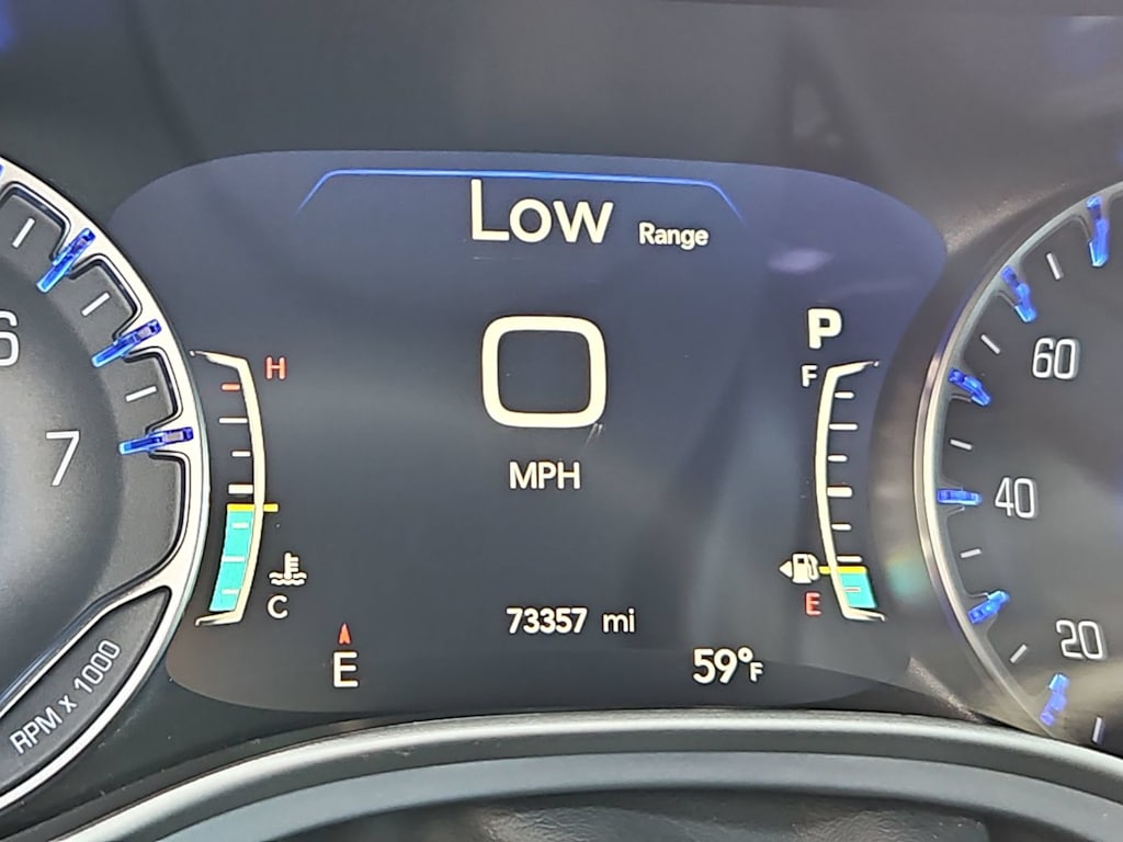 Thumbnail: 2022 Chrysler Pacifica - 16