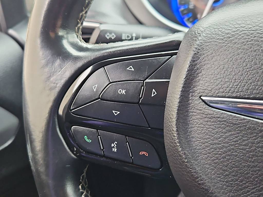 Thumbnail: 2018 Chrysler Pacifica - 27
