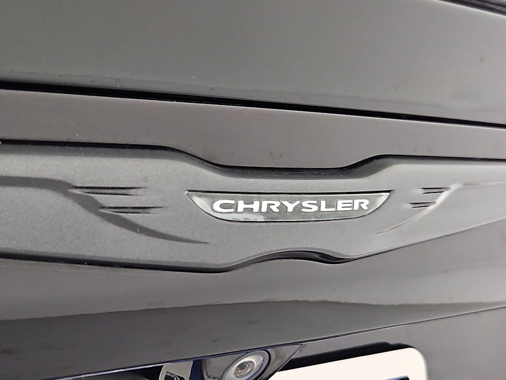 Thumbnail: 2018 Chrysler Pacifica - 7
