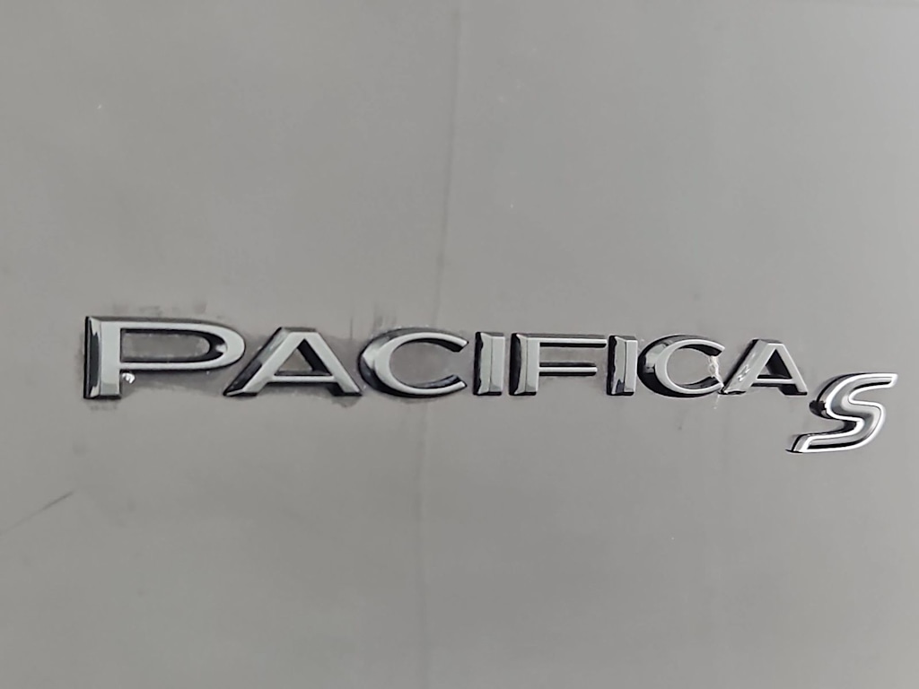 Thumbnail: 2018 Chrysler Pacifica - 23
