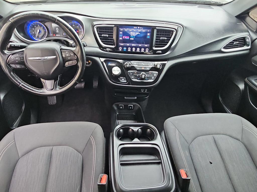 Thumbnail: 2018 Chrysler Pacifica - 10