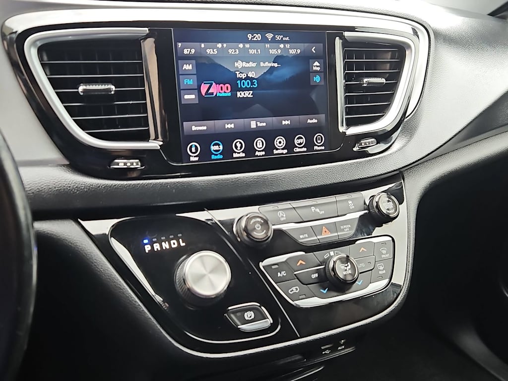 Thumbnail: 2018 Chrysler Pacifica - 15