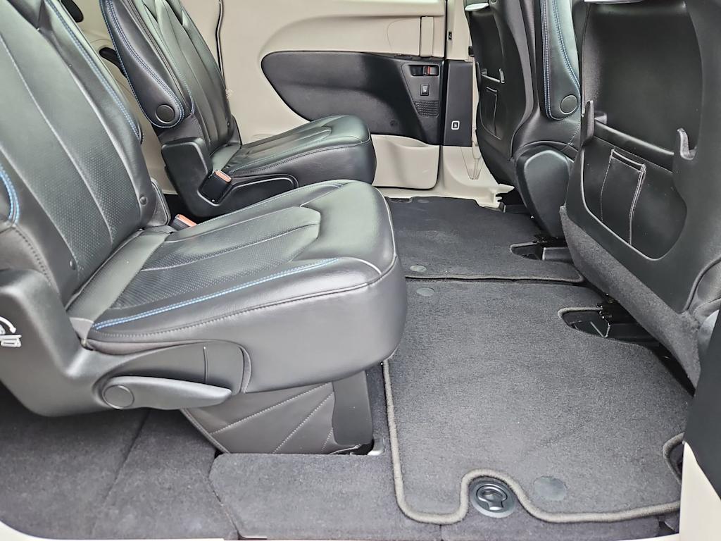 Thumbnail: 2021 Chrysler Pacifica - 25