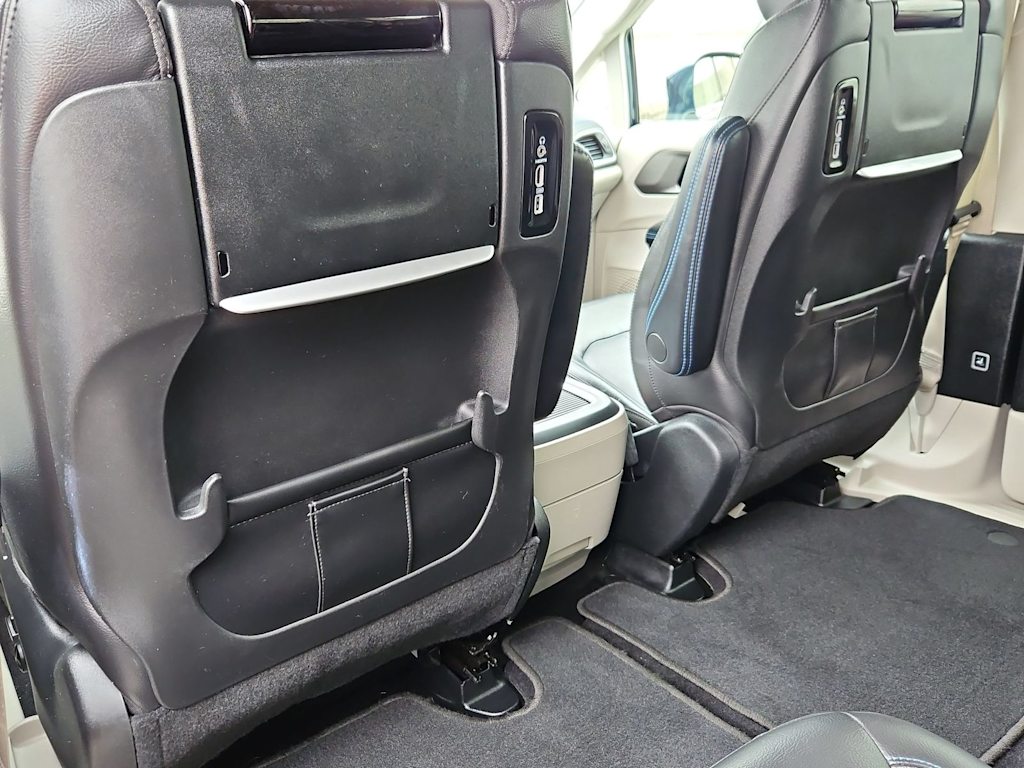 Thumbnail: 2021 Chrysler Pacifica - 13