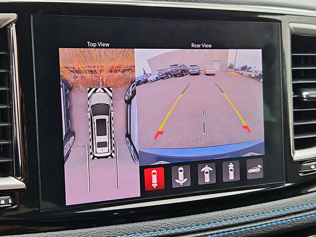 Thumbnail: 2021 Chrysler Pacifica - 32