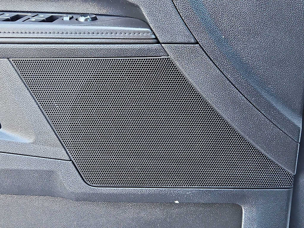 Thumbnail: 2017 Chevrolet Equinox - 32