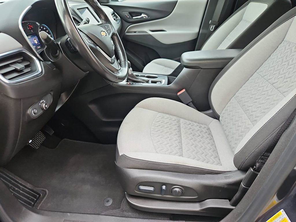Thumbnail: 2022 Chevrolet Equinox - 11