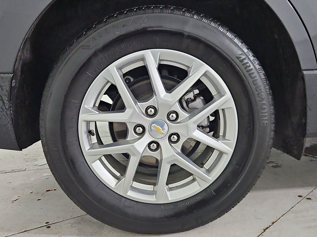 Thumbnail: 2022 Chevrolet Equinox - 8