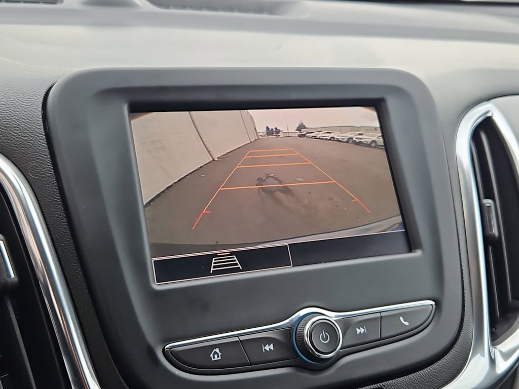 Thumbnail: 2022 Chevrolet Equinox - 32