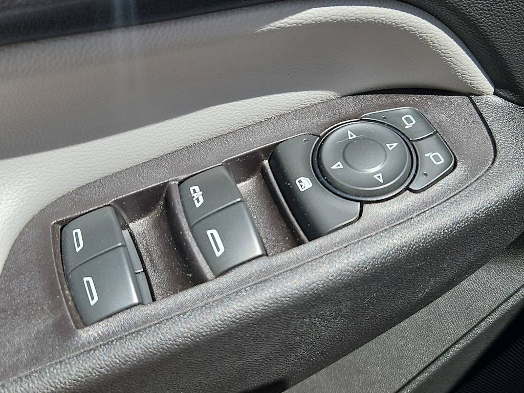 Thumbnail: 2021 Chevrolet Equinox - 26