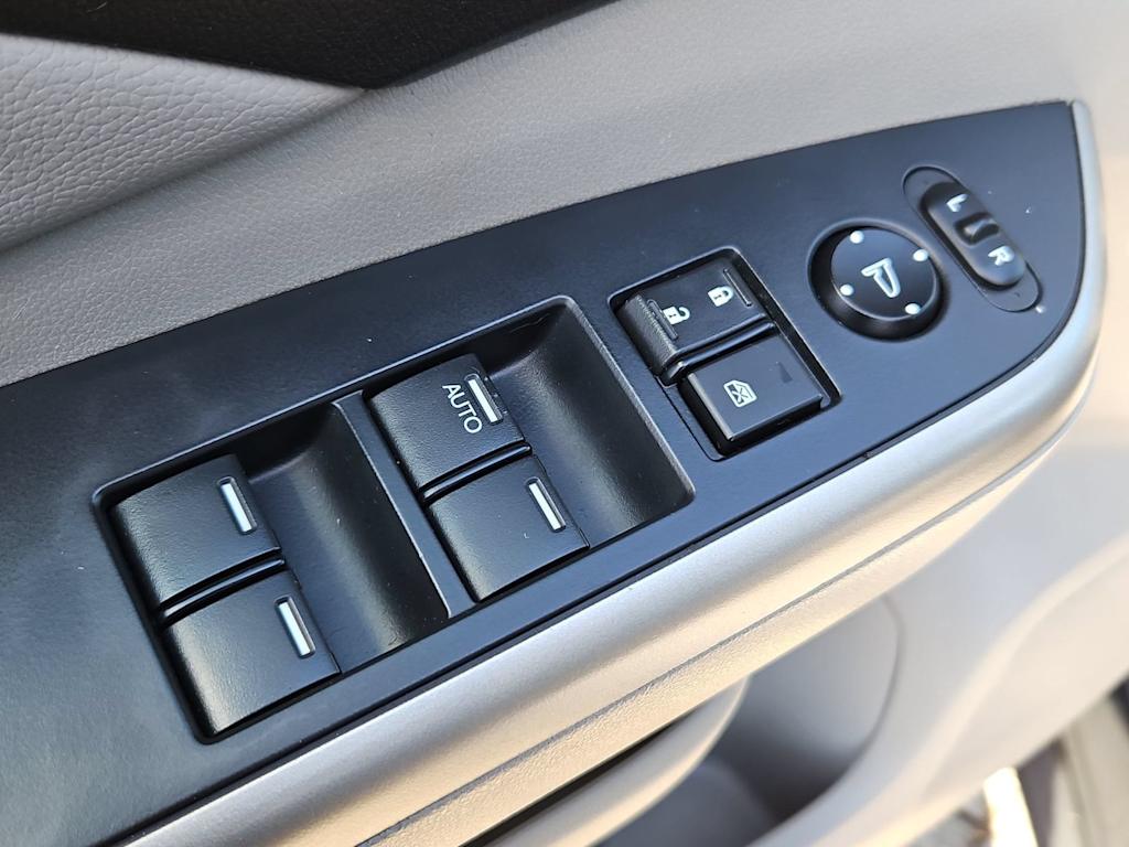 Thumbnail: 2013 Honda CR-V - 26