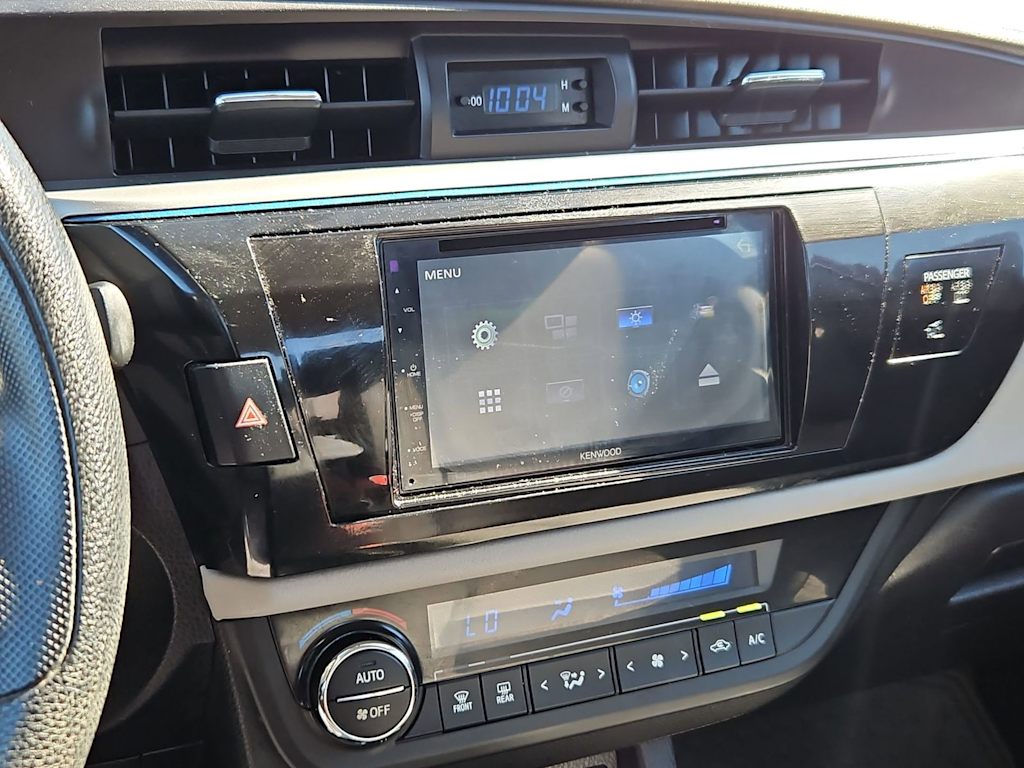 Thumbnail: 2015 Toyota Corolla - 15