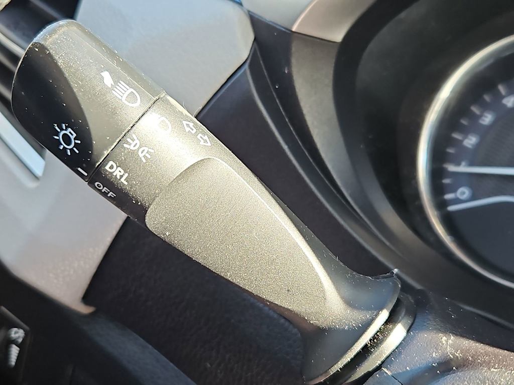 Thumbnail: 2015 Toyota Corolla - 32