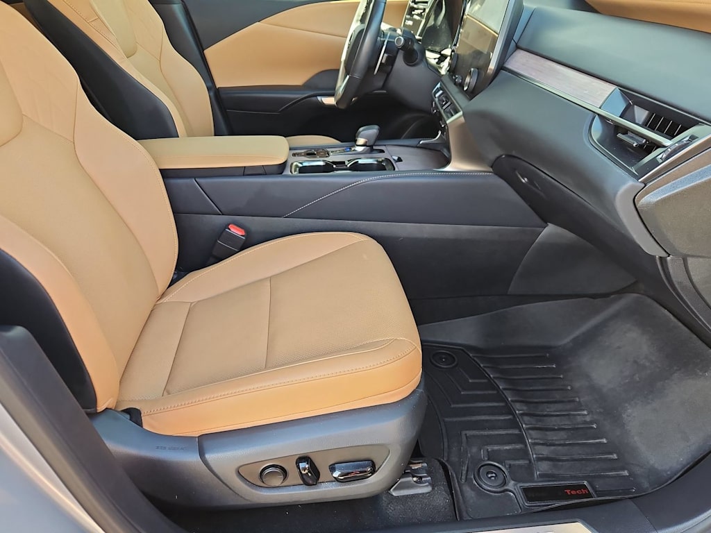 Thumbnail: 2024 Lexus RX - 12