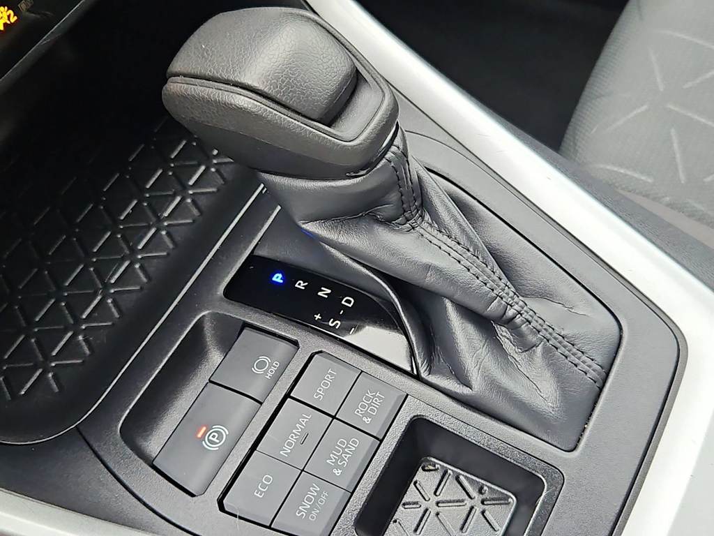 Thumbnail: 2024 Toyota RAV4 - 16