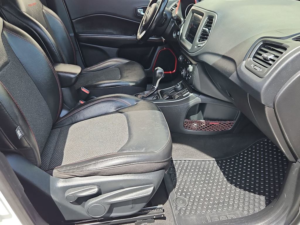 Thumbnail: 2020 Jeep Compass - 12