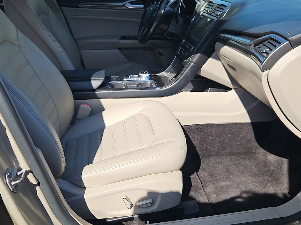 Thumbnail: 2017 Ford Fusion - 11