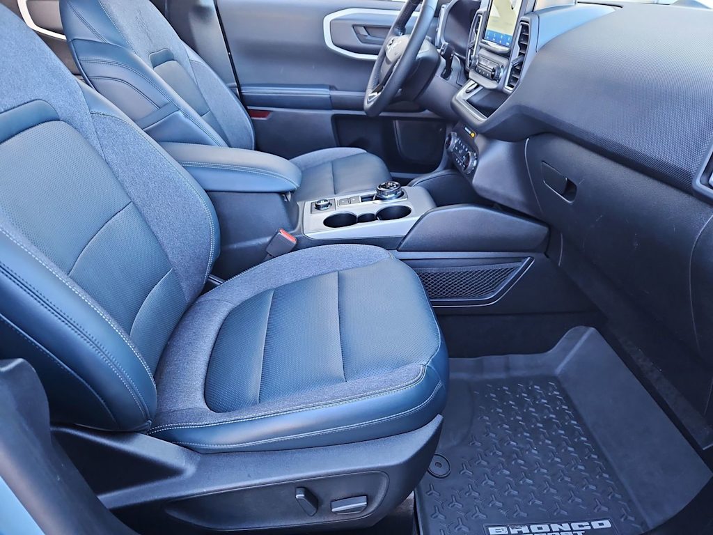 Thumbnail: 2021 Ford Bronco Sport - 12