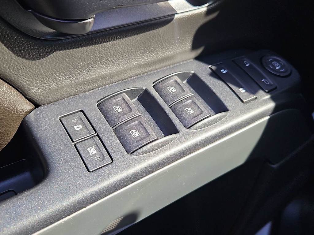 Thumbnail: 2017 Chevrolet Silverado 1500 - 26