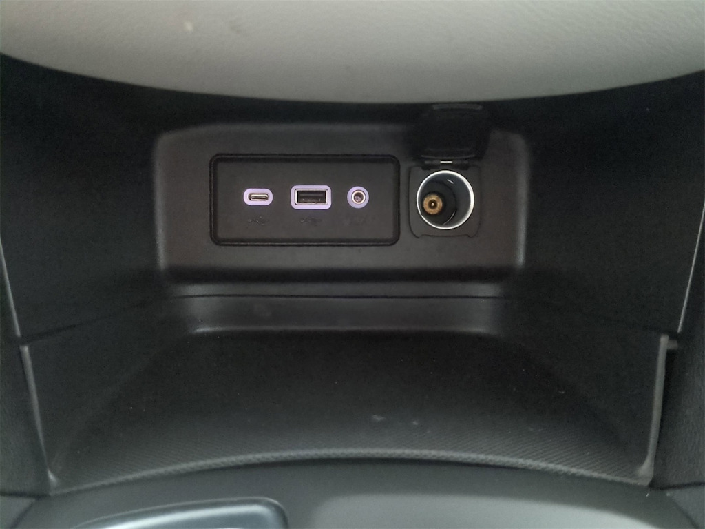 Thumbnail: 2023 Chevrolet Equinox - 32