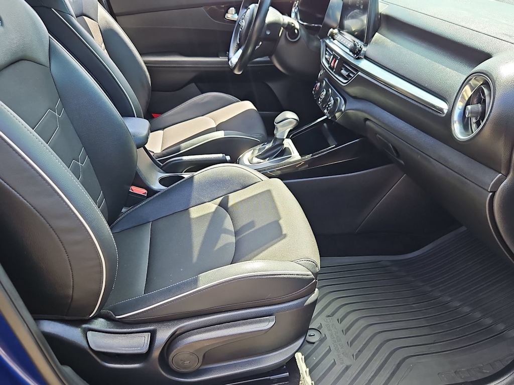 Thumbnail: 2021 Kia Forte - 29