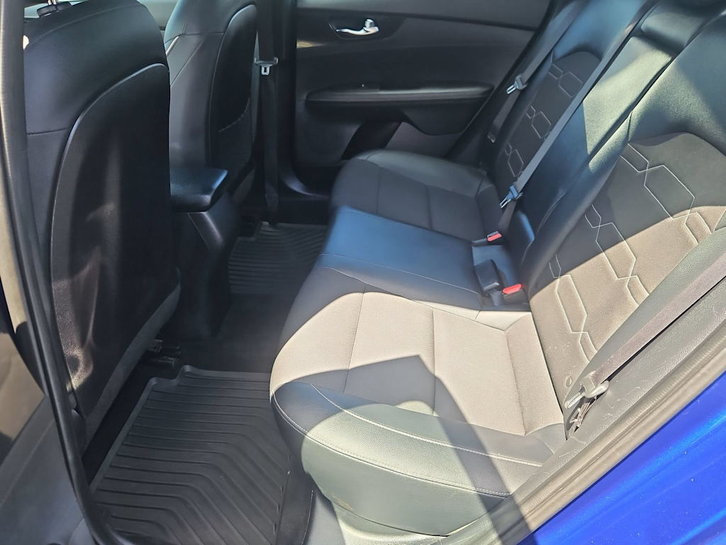 Thumbnail: 2021 Kia Forte - 28