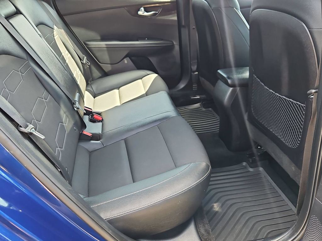 Thumbnail: 2021 Kia Forte - 12