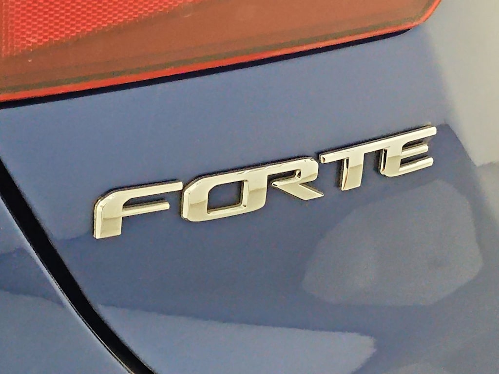 Thumbnail: 2021 Kia Forte - 26