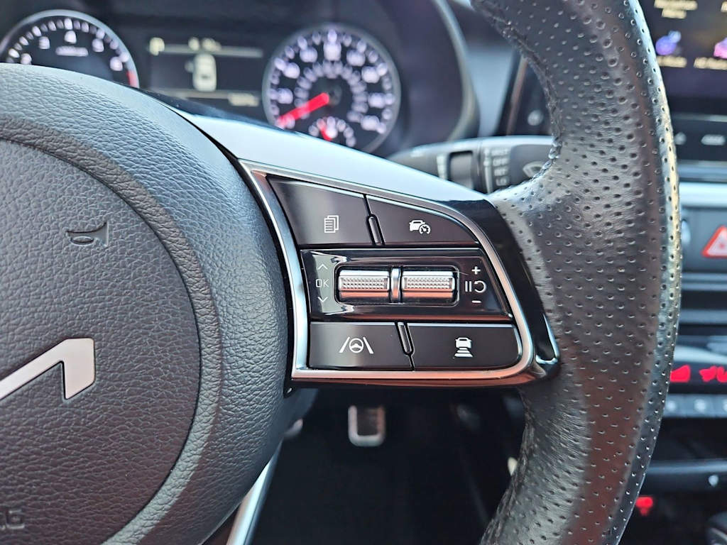 Thumbnail: 2022 Kia Forte - 30