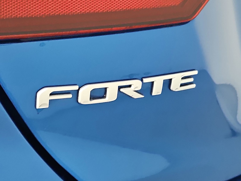 Thumbnail: 2022 Kia Forte - 24