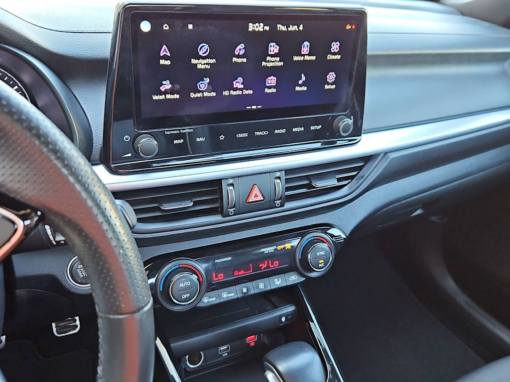 Thumbnail: 2022 Kia Forte - 15