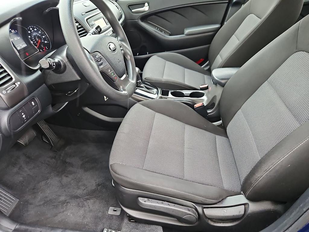 Thumbnail: 2017 Kia Forte - 11