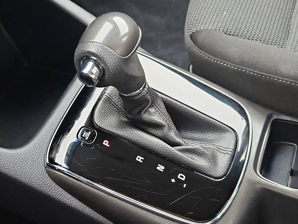 Thumbnail: 2017 Kia Forte - 16