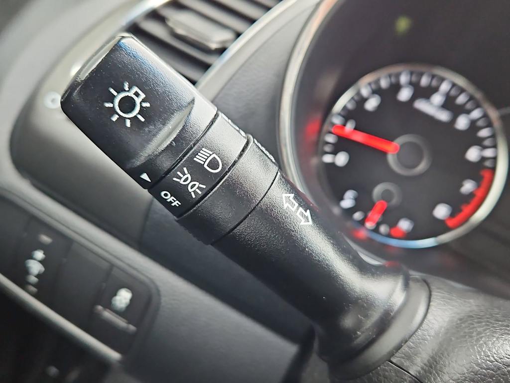 Thumbnail: 2017 Kia Forte - 17