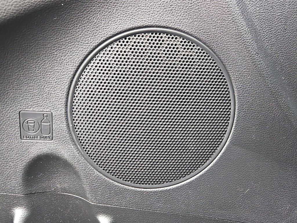 Thumbnail: 2017 Kia Forte - 32