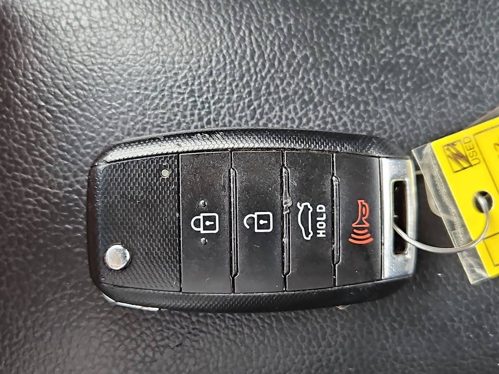 Thumbnail: 2017 Kia Forte - 19