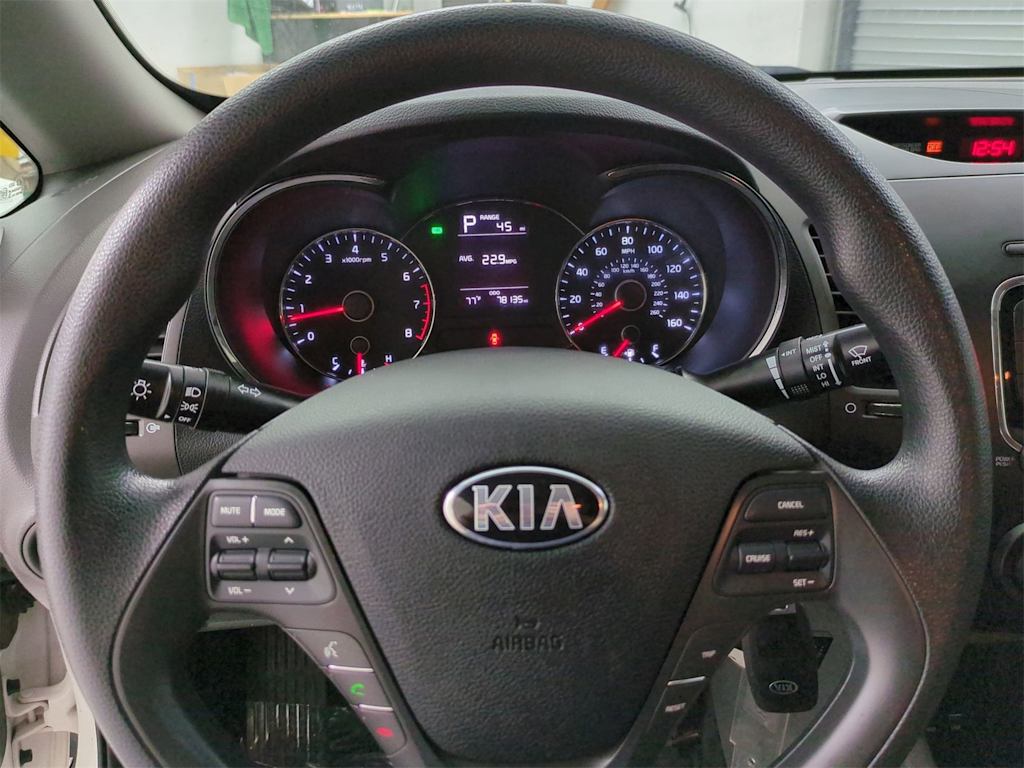Thumbnail: 2018 Kia Forte - 28