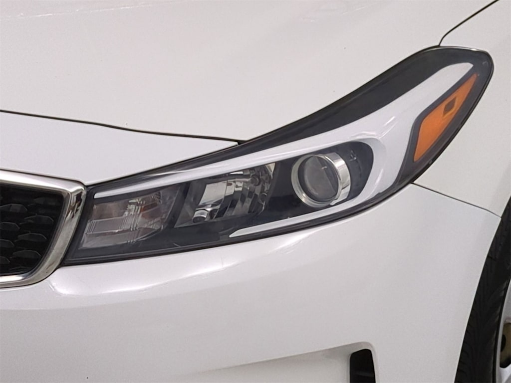 Thumbnail: 2018 Kia Forte - 23