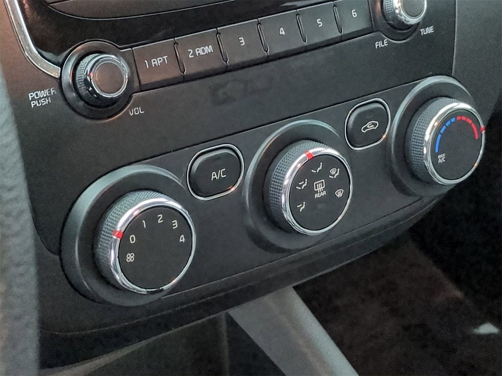 Thumbnail: 2018 Kia Forte - 34