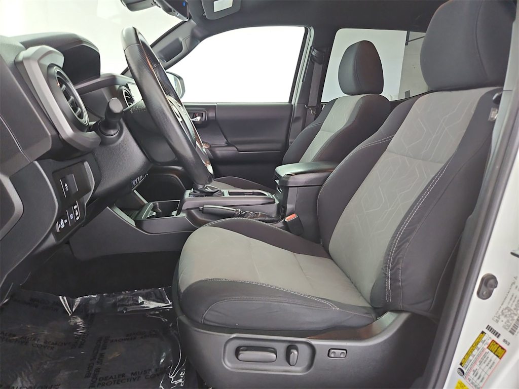 Thumbnail: 2022 Toyota Tacoma - 11