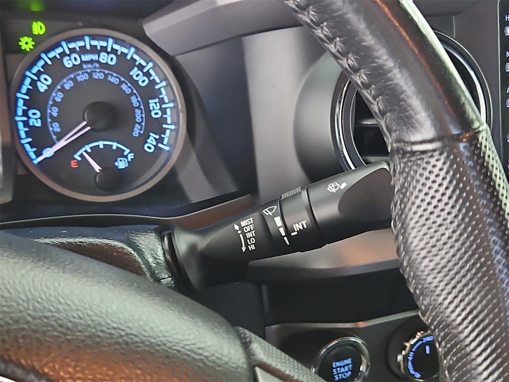 Thumbnail: 2022 Toyota Tacoma - 30