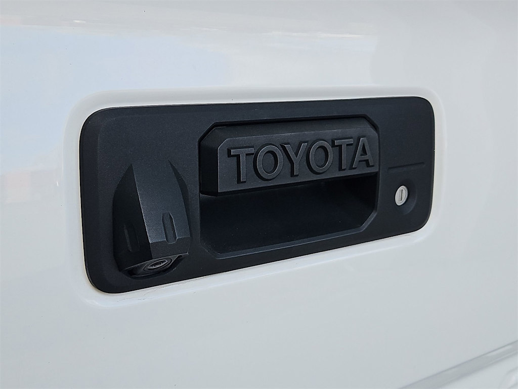 Thumbnail: 2022 Toyota Tacoma - 19