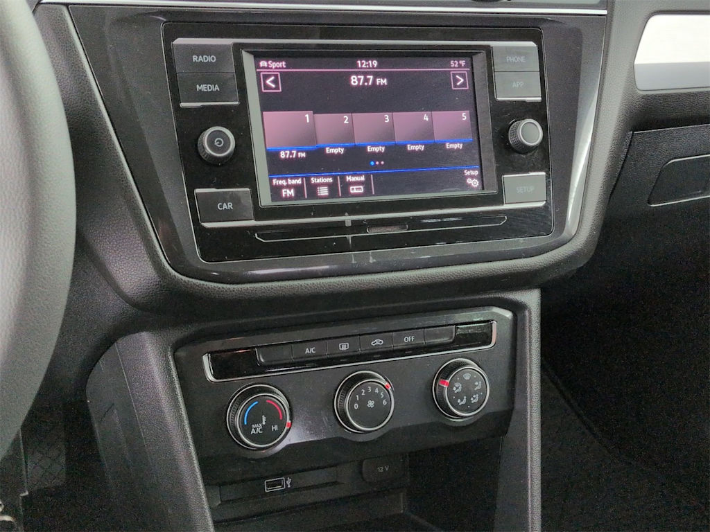 Thumbnail: 2018 Volkswagen Tiguan - 14