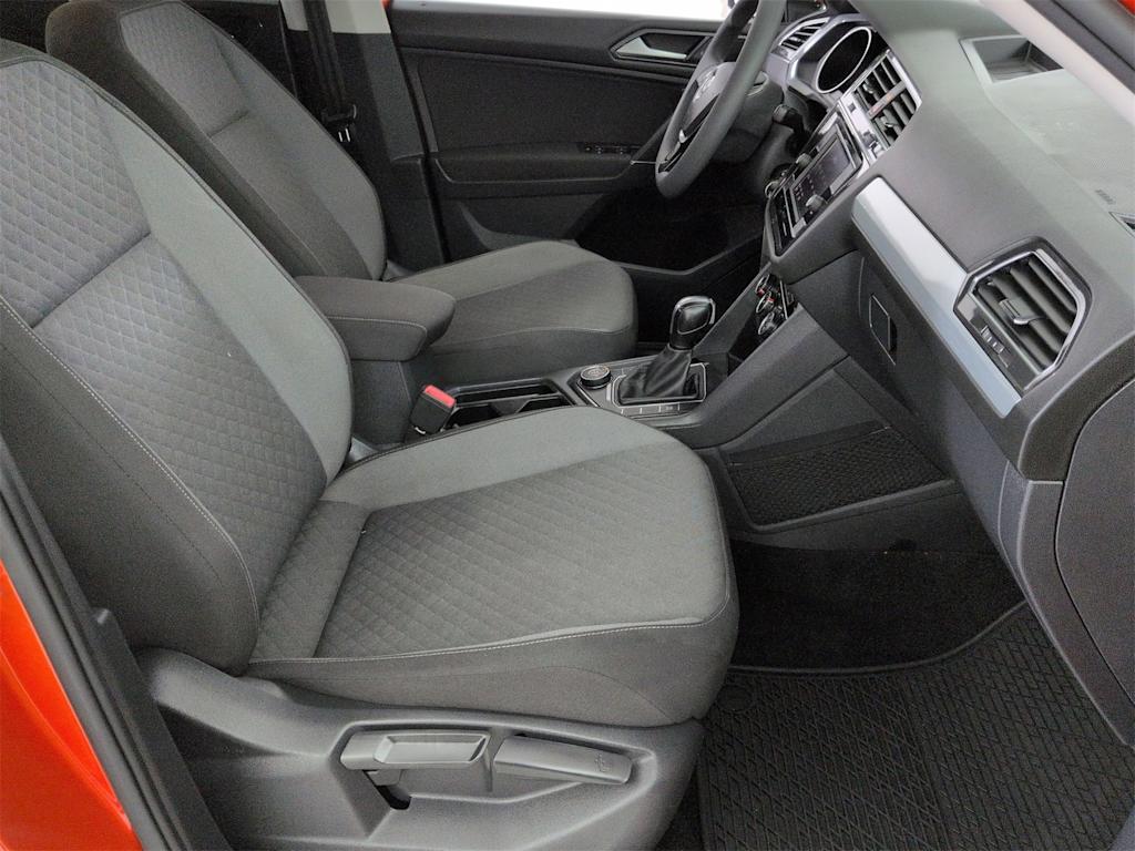 Thumbnail: 2018 Volkswagen Tiguan - 11